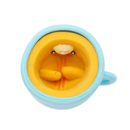 Cup Cats Pop-Up Squish – 3 Colours to Collect